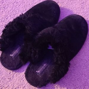 Black slippers